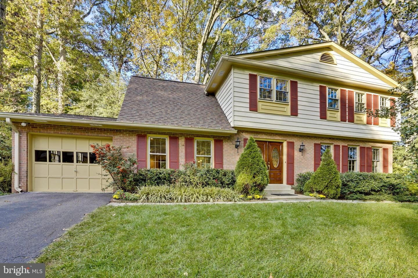 Property Photo: 4900 Bexley Lane VA 22032