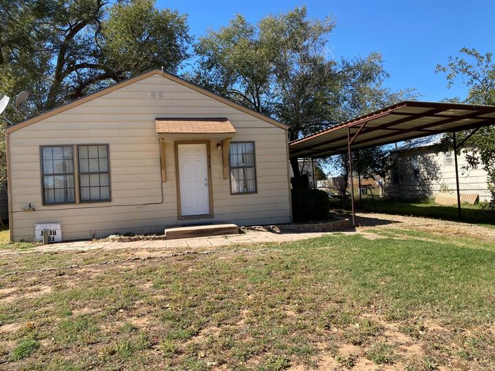 914 Texas Avenue  Sundown TX 79372 photo