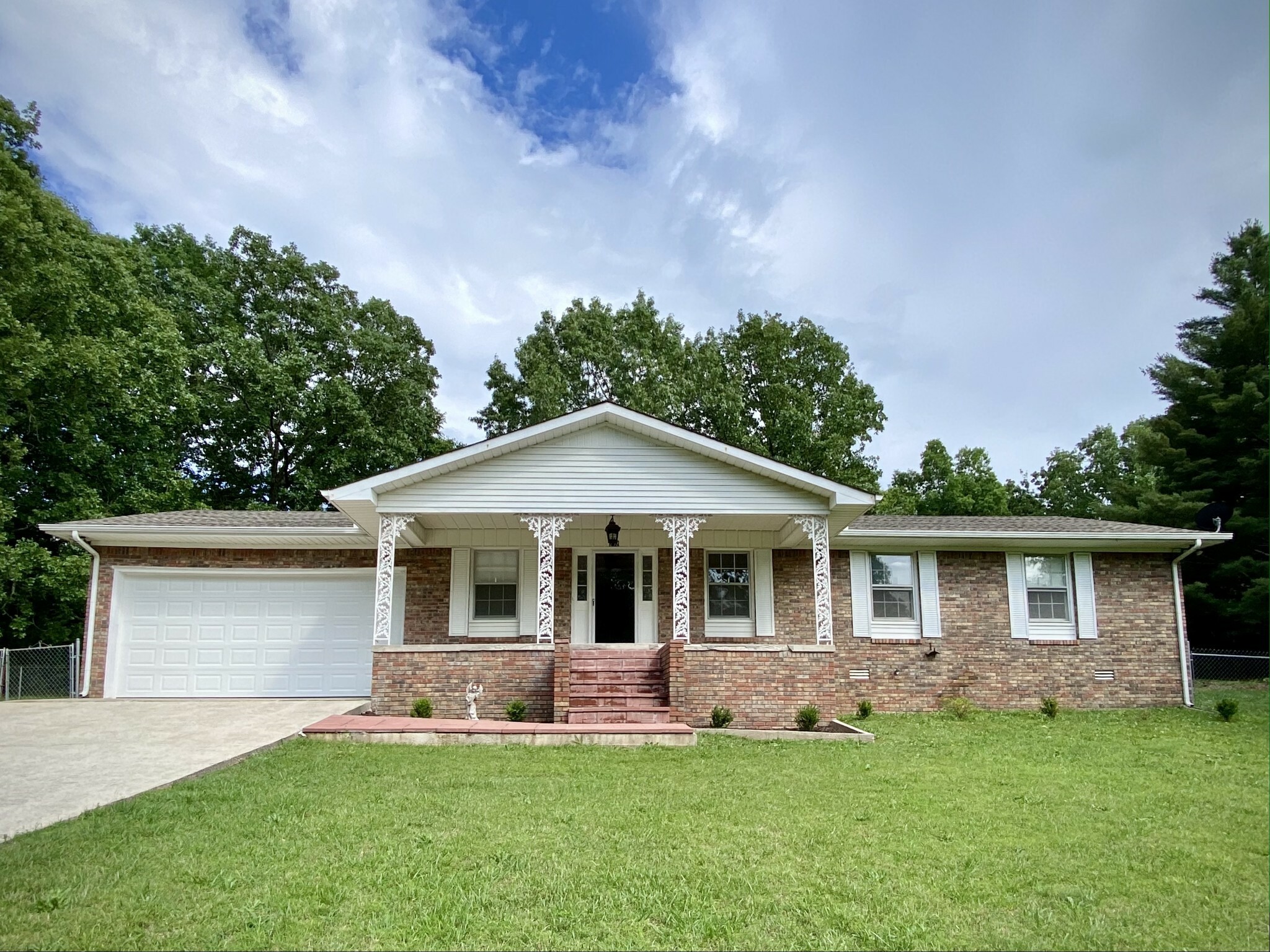 Property Photo:  202 E Andy St  TN 38450 