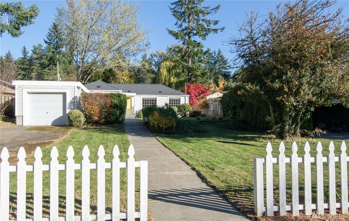 Property Photo:  16218 12th Ave NE  WA 98155 