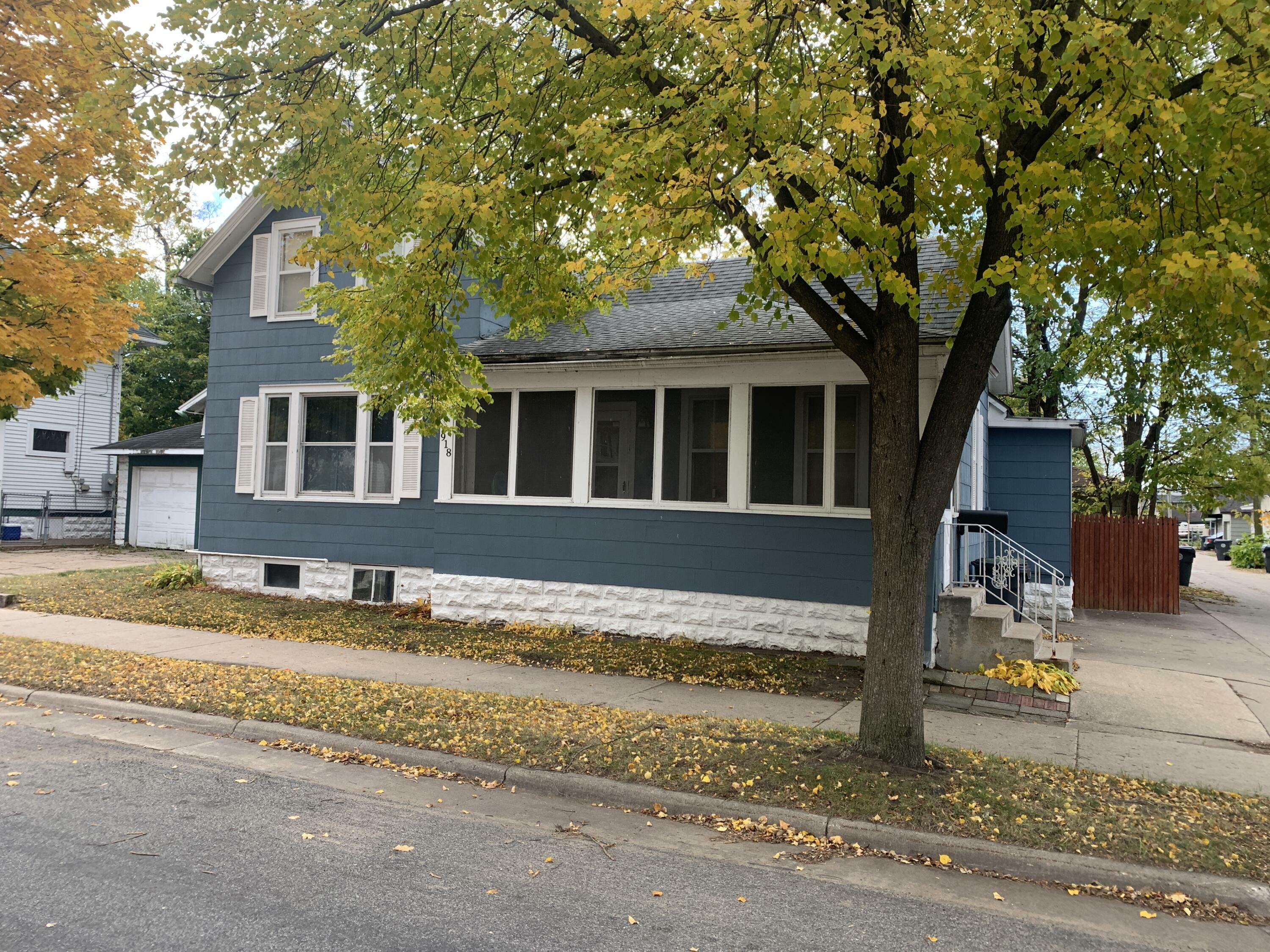 Property Photo:  918 Sill St  WI 54603 