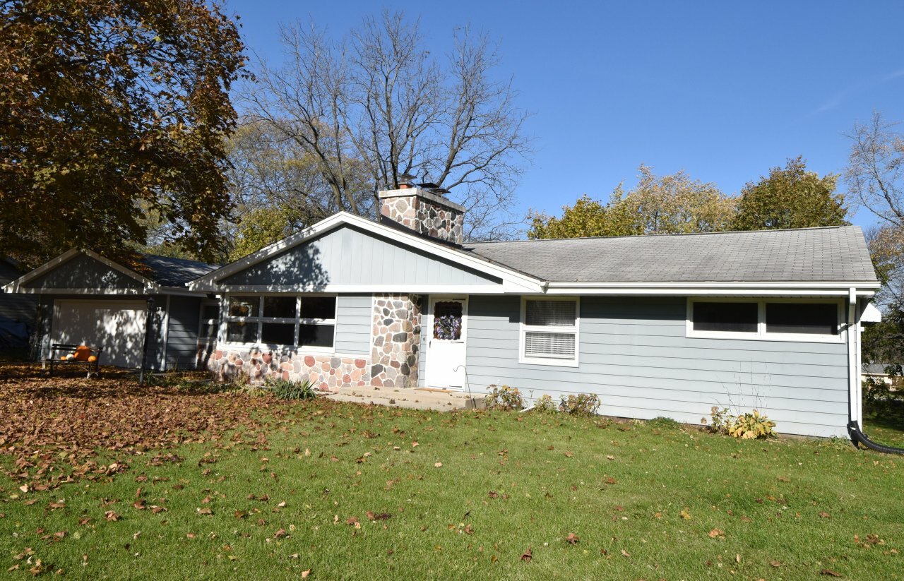 Property Photo:  15410 W Glendale Dr  WI 53151 