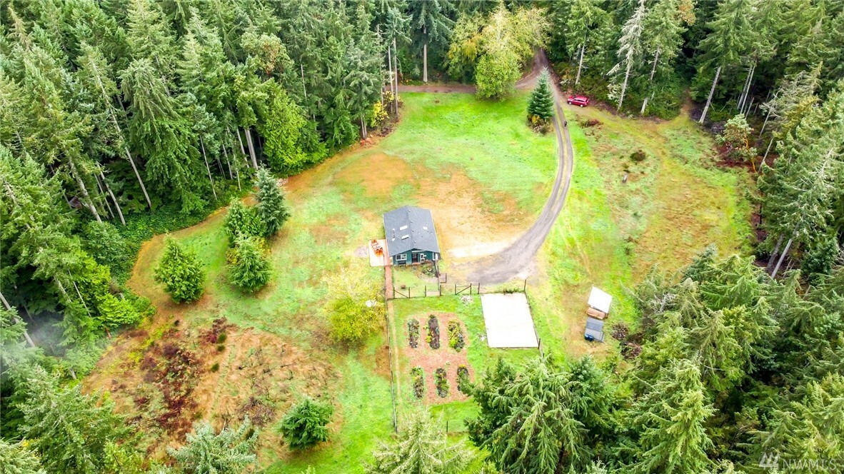 Property Photo:  12601 SW 264th St  WA 98070 