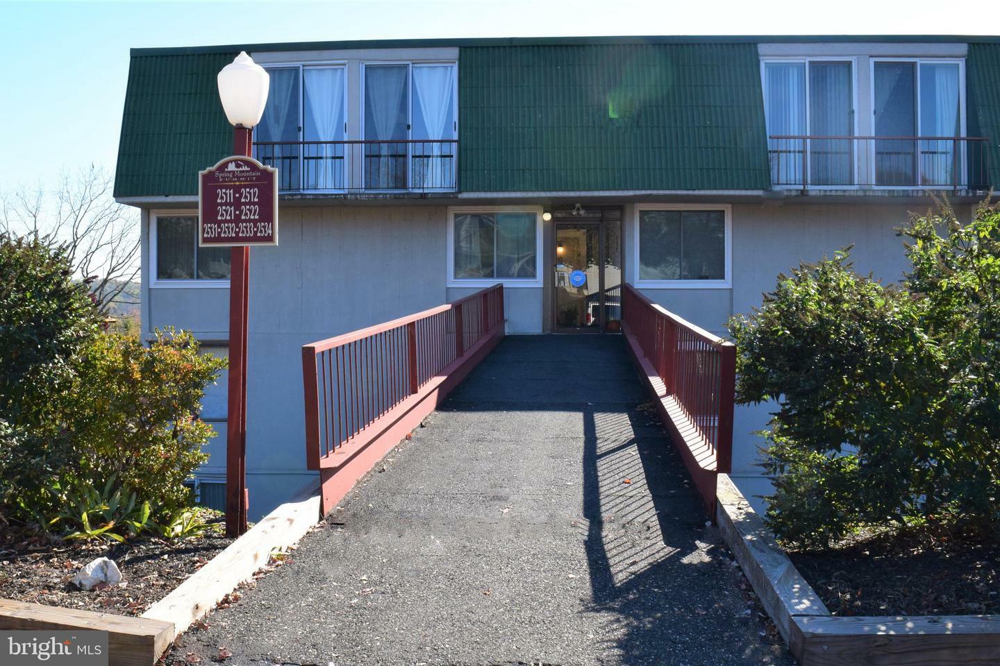Property Photo: 2534 Forest Lane E-20 PA 19473