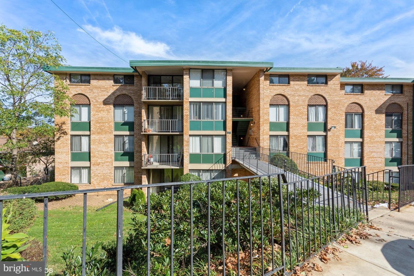 Property Photo:  515 N Armistead Street 301  VA 22312 
