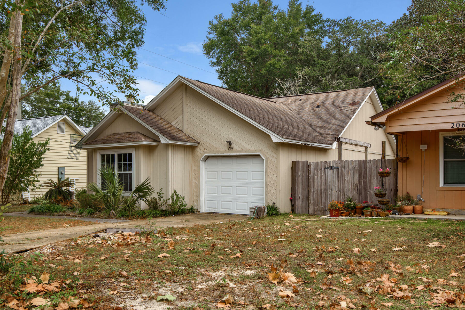 Property Photo:  204 McKinley Street  FL 32578 