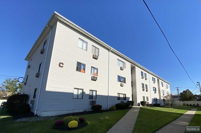 Property Photo:  250 Grant Avenue C37  NJ 07071 