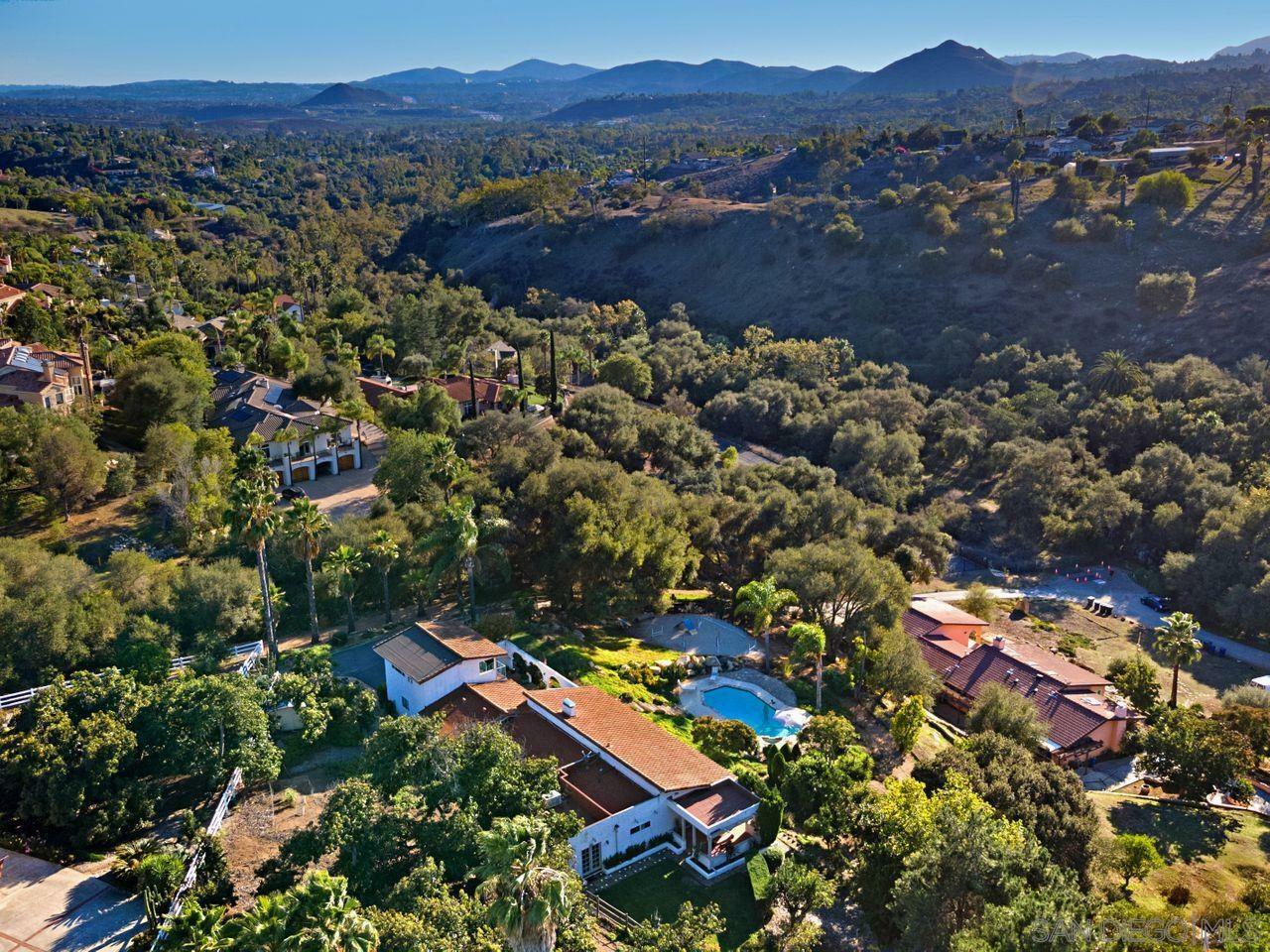Property Photo: 2312 Marion Ln CA 92025