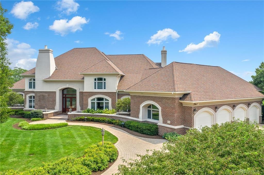 Property Photo: 121 Pawleys Plantation OH 45385