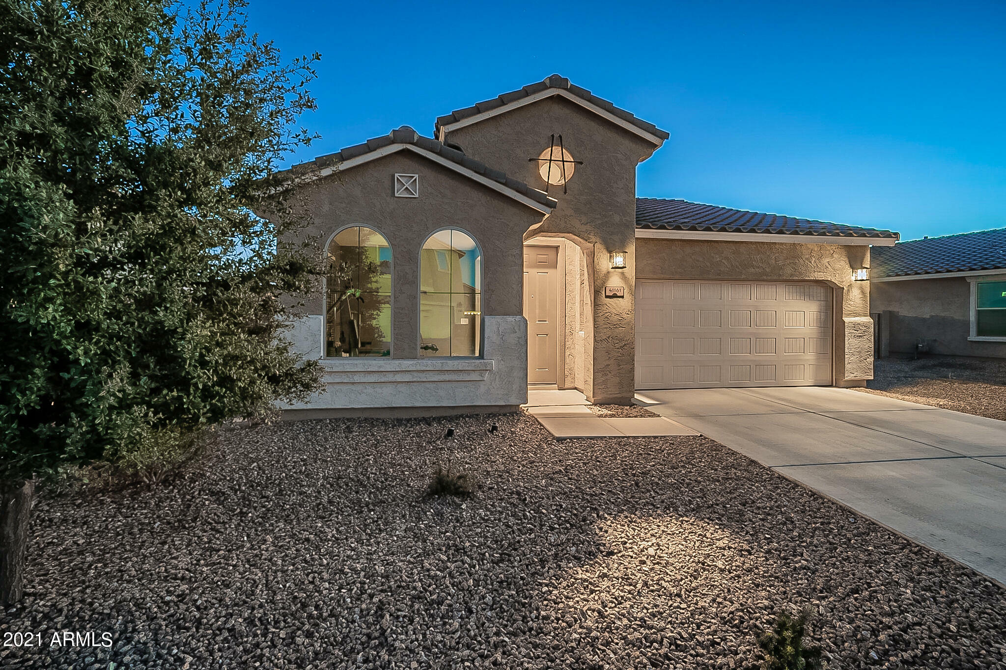 Property Photo:  41161 W Rio Bravo Drive  AZ 85138 