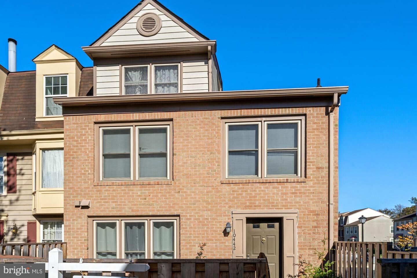 Property Photo: 10442 Paradise Court VA 20109