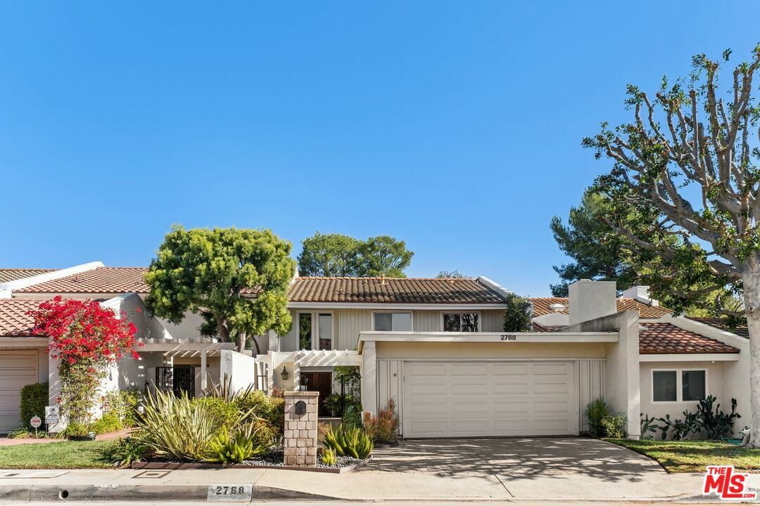Property Photo: 2768 Bottlebrush Dr CA 90077