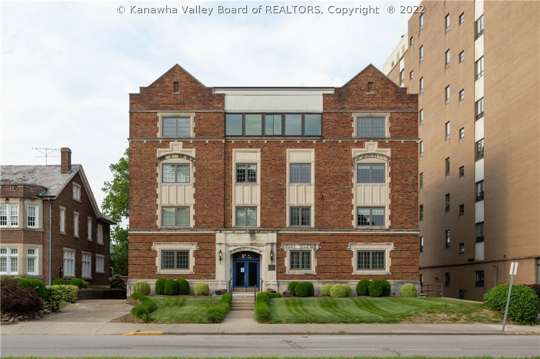 Property Photo: 1570 Kanawha Blvd. 400 WV 25301