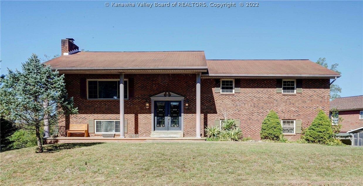 Property Photo: 2103 Wood Hill Place WV 25177