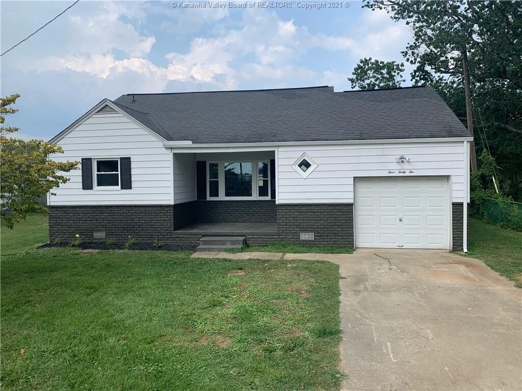 Property Photo: 442 Conner Street WV 25526