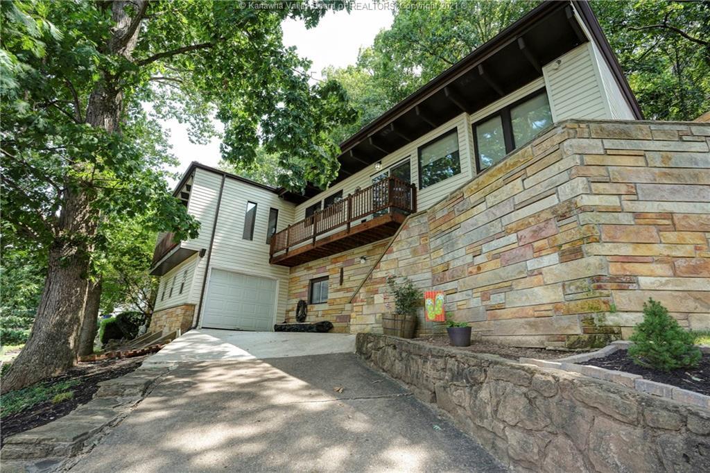 Property Photo: 908 Echo Road WV 25303