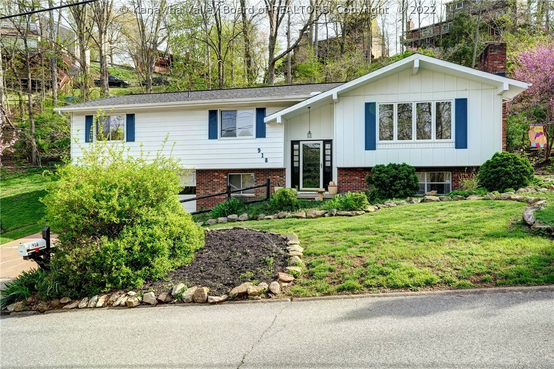 Property Photo: 918 Echo Road WV 25303