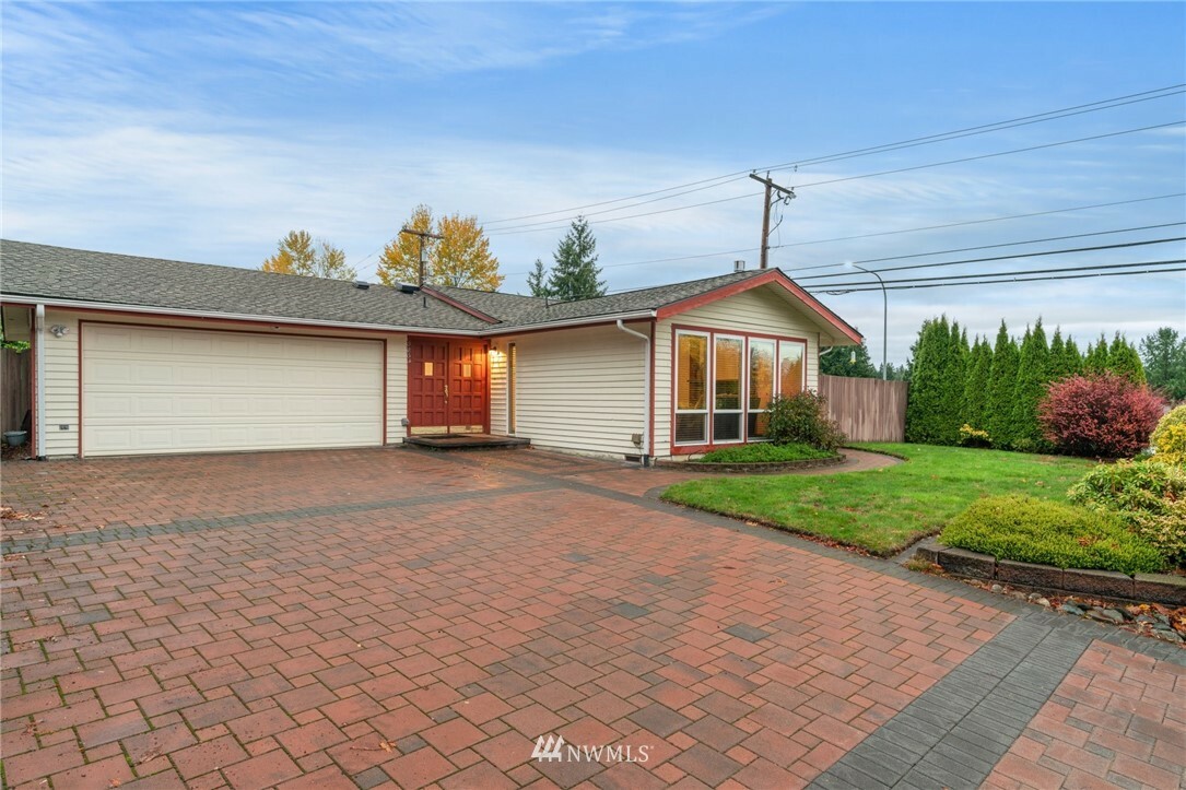 Property Photo:  9854 NE 139th Street  WA 98034 