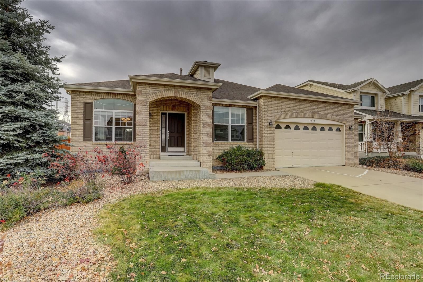 Property Photo: 5475 S Flat Rock Way CO 80016