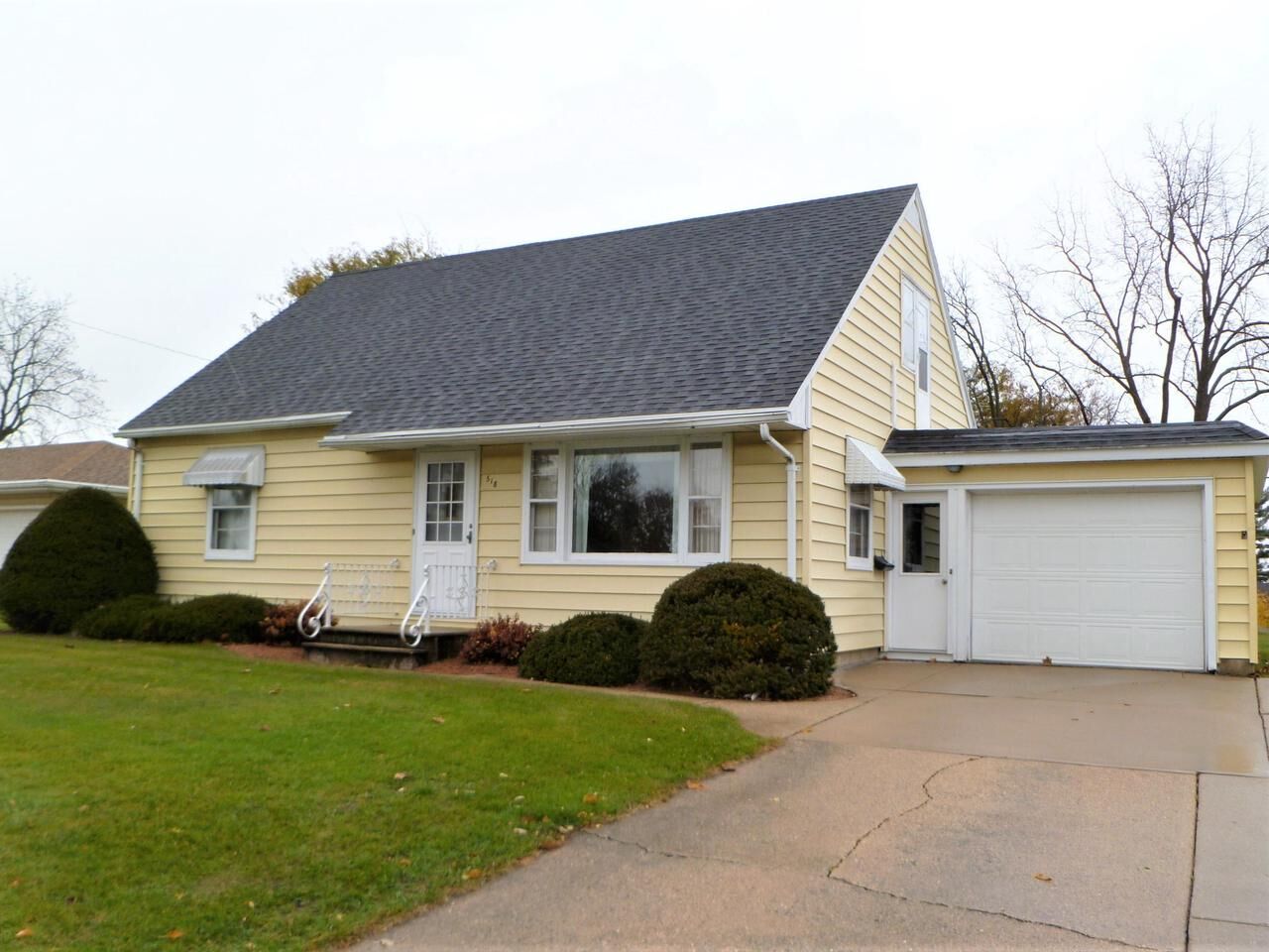 Property Photo:  518 West Franklin St  WI 53963 