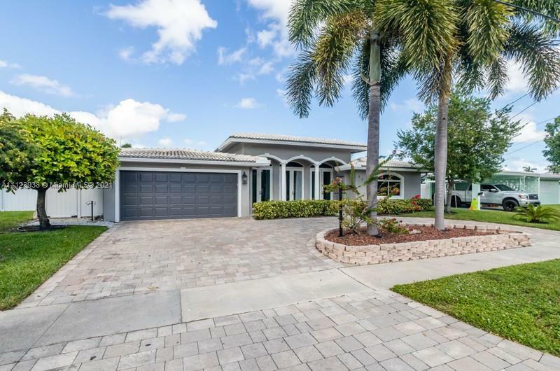 Property Photo:  331 SE 9th Ct  FL 33060 