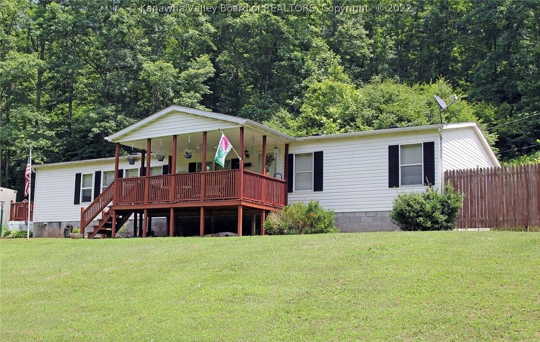 Property Photo: 614 Clio Road WV 25045
