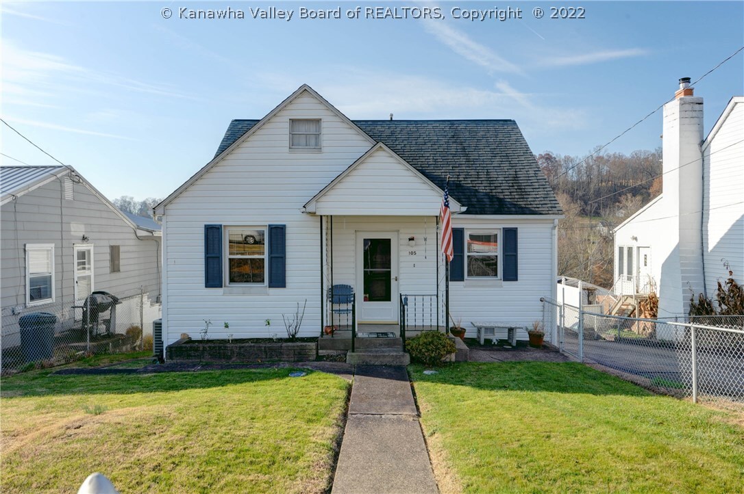 Property Photo: 105 Oak Street WV 25064