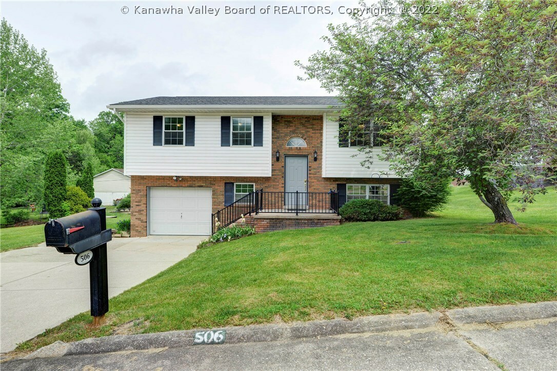 Property Photo: 506 Harriet Court WV 25526
