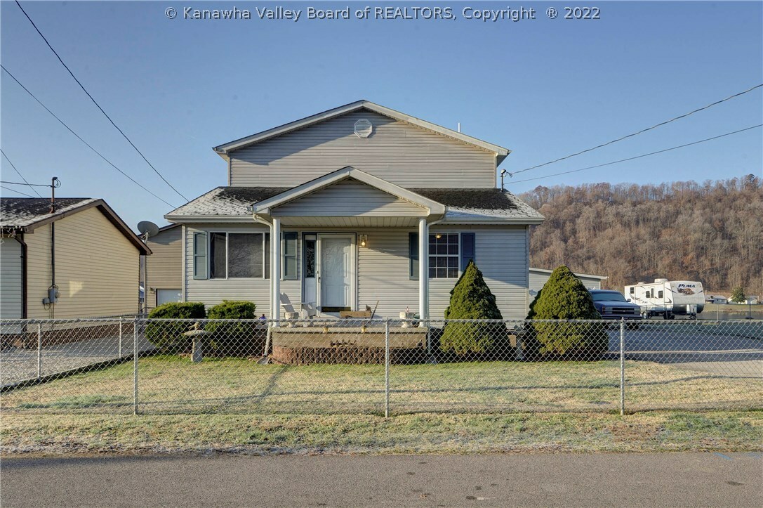 Property Photo: 112 1st Avenue S WV 25109