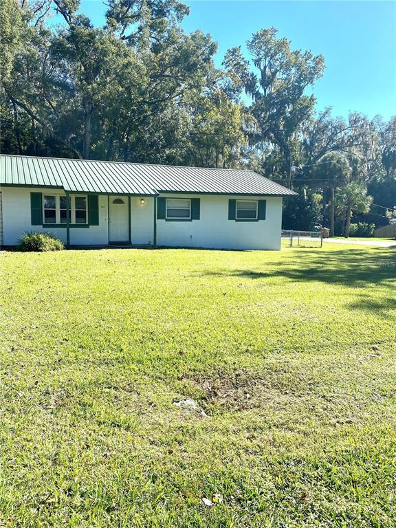 Property Photo:  811 SE 30th Avenue  FL 34471 