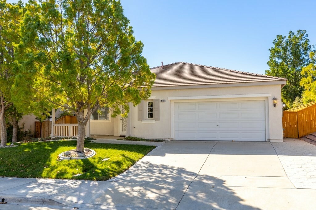 Property Photo:  43557 Savona Street  CA 92592 