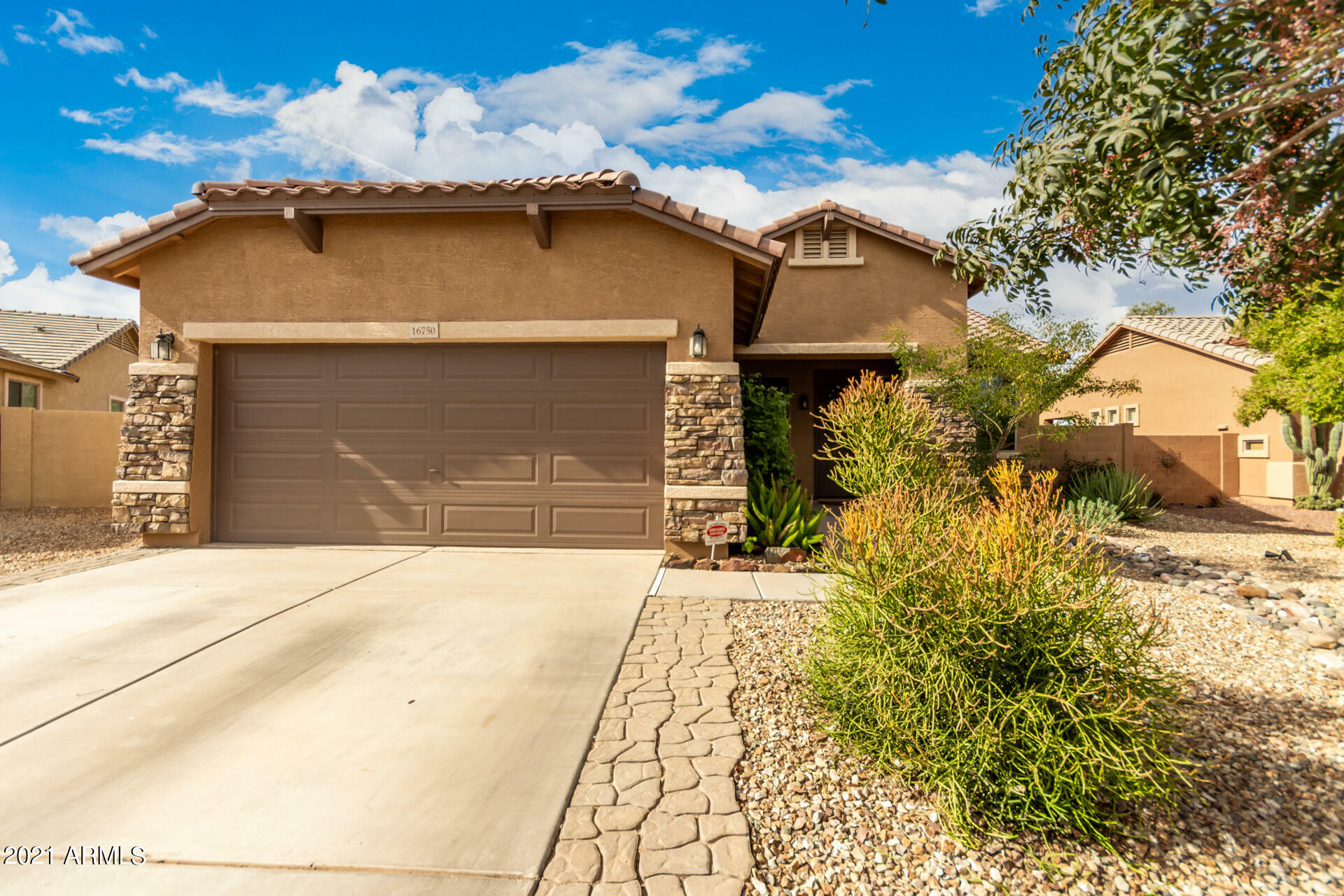 Property Photo:  16750 N Palo Rojo Road  AZ 85138 