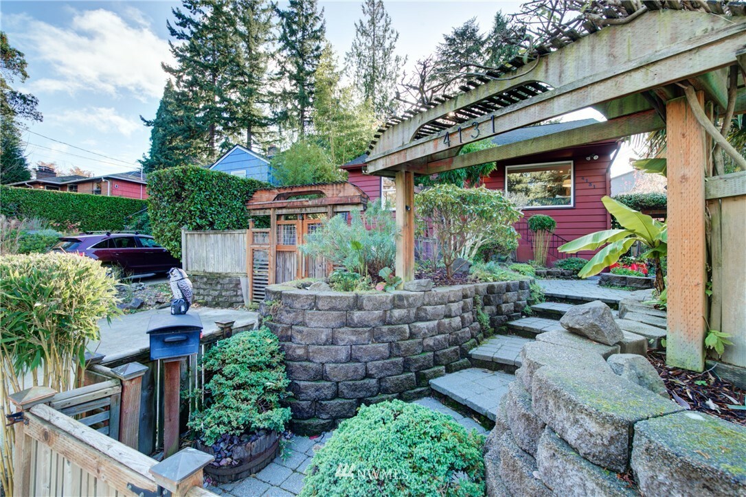 Property Photo:  4131 SW Webster Street  WA 98136 