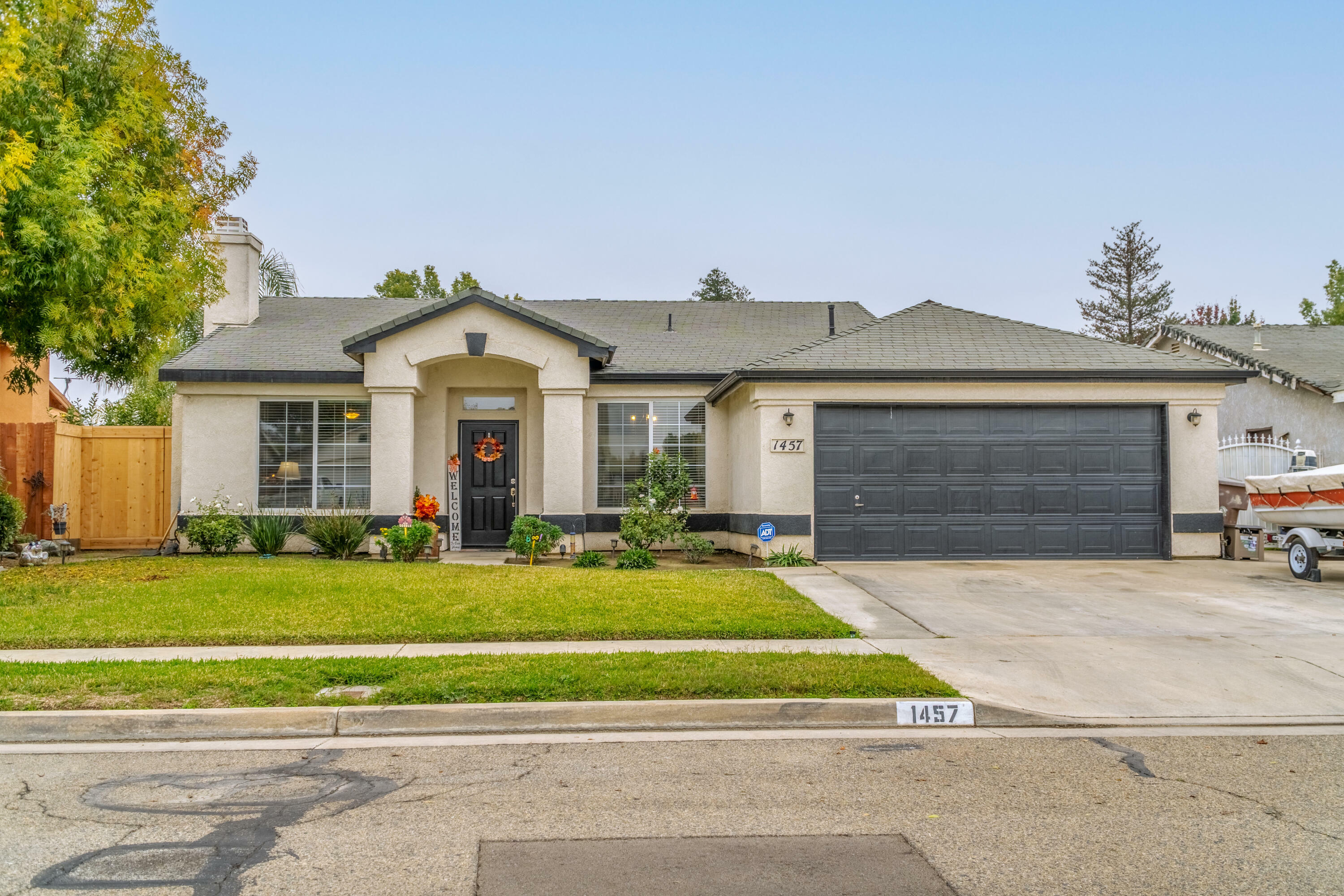 Property Photo:  1457 Columbia Avenue  CA 93274 