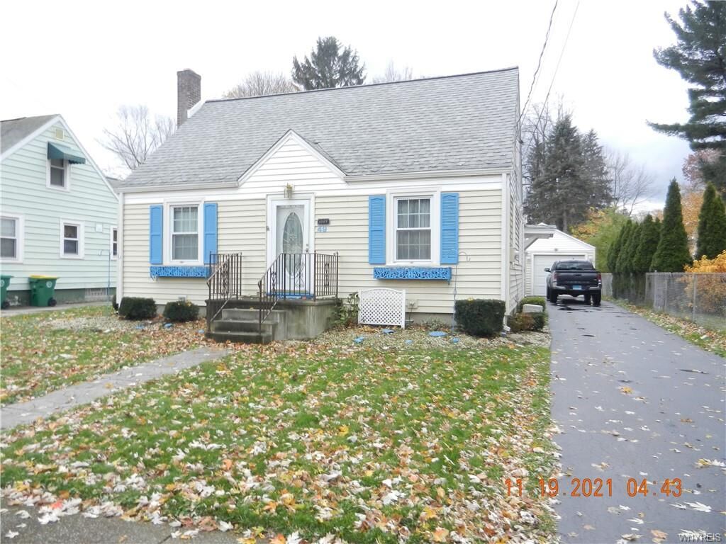 Property Photo:  49 Beverly Place  NY 14075