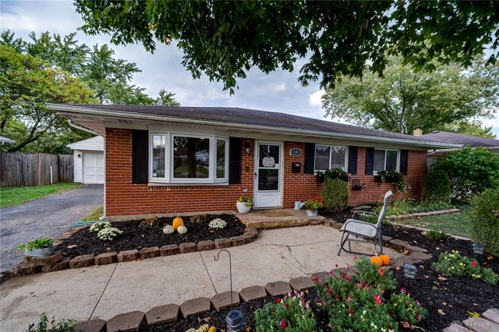 Property Photo:  1913 Doris Drive  OH 45429