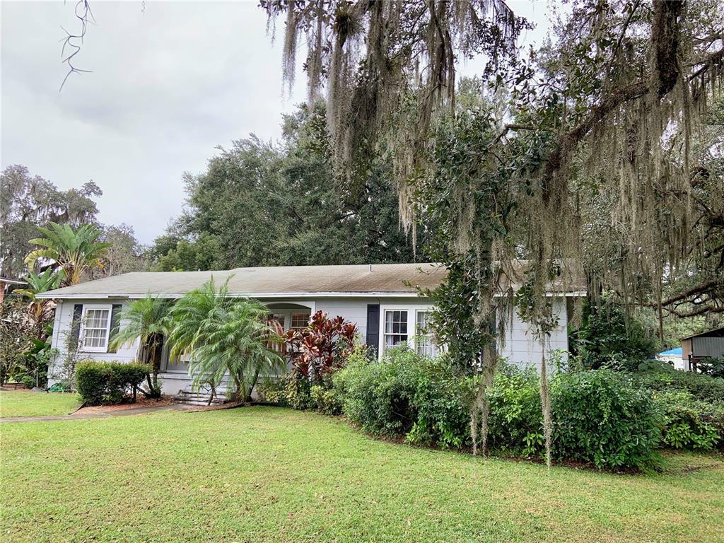 Property Photo:  609 E Main Street  FL 33873 