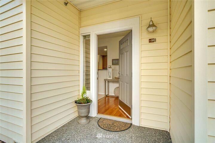 Property Photo:  1855 Trossachs Boulevard SE 2701  WA 98075 