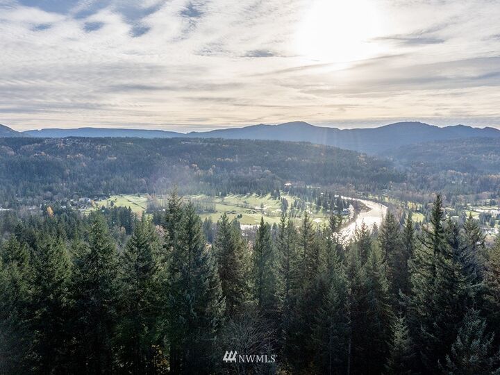 Property Photo:  35539 SE 41st Street  WA 98024 