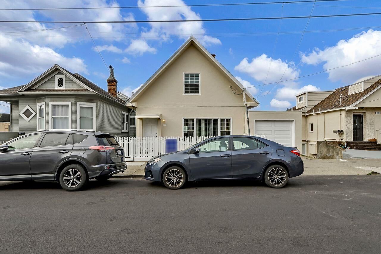 Property Photo:  148 Santa Cruz Avenue  CA 94014 