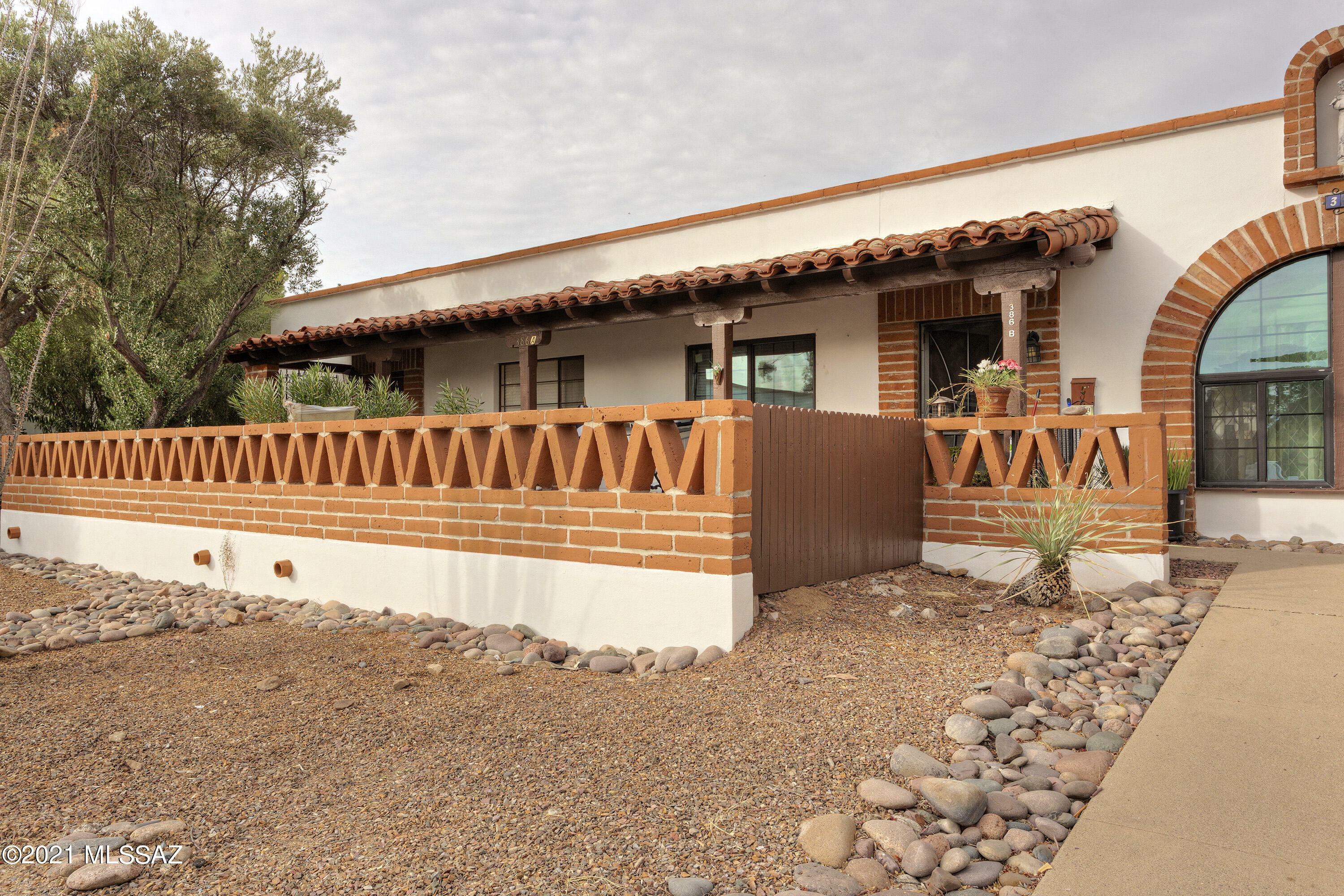 Property Photo:  386 S La Canada Drive B  AZ 85614 