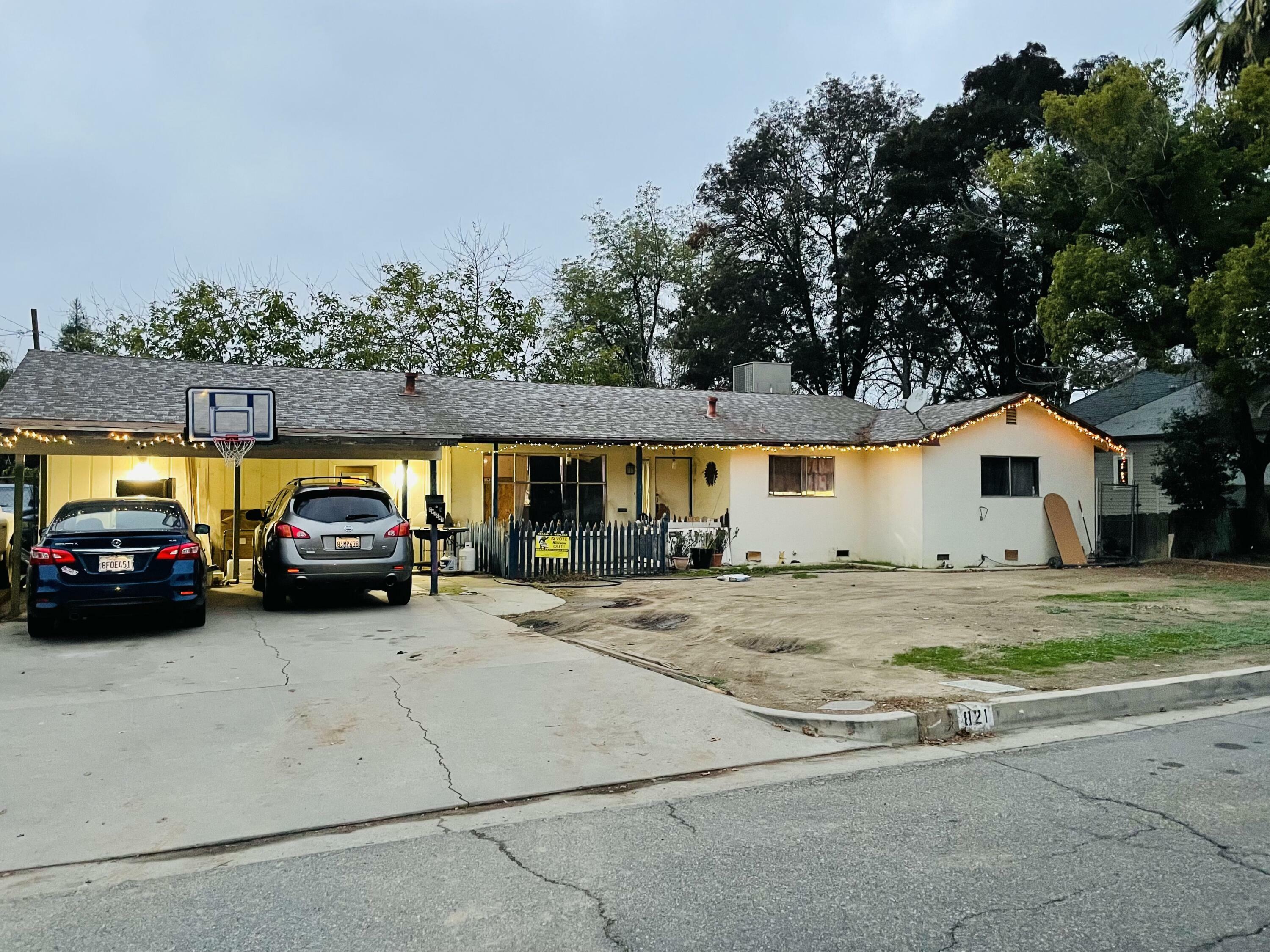 Property Photo:  821 N West Street  CA 93291 