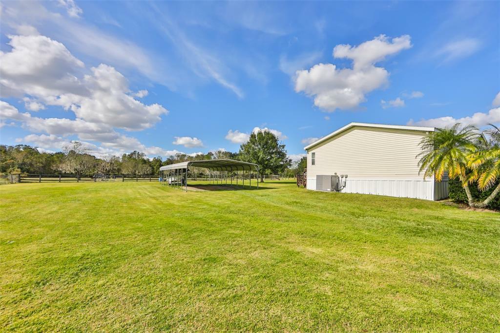 Property Photo: 731 N Forbes Road FL 33566