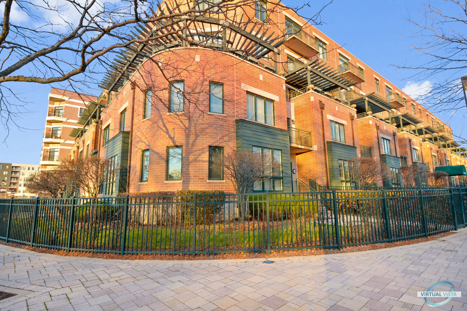 Property Photo:  131 W Adelaide Street 111  IL 60126 