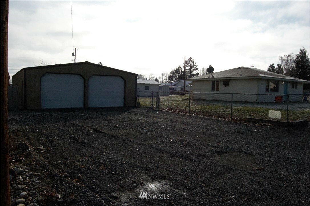 Property Photo:  179 Adrian Avenue NW  WA 98851 