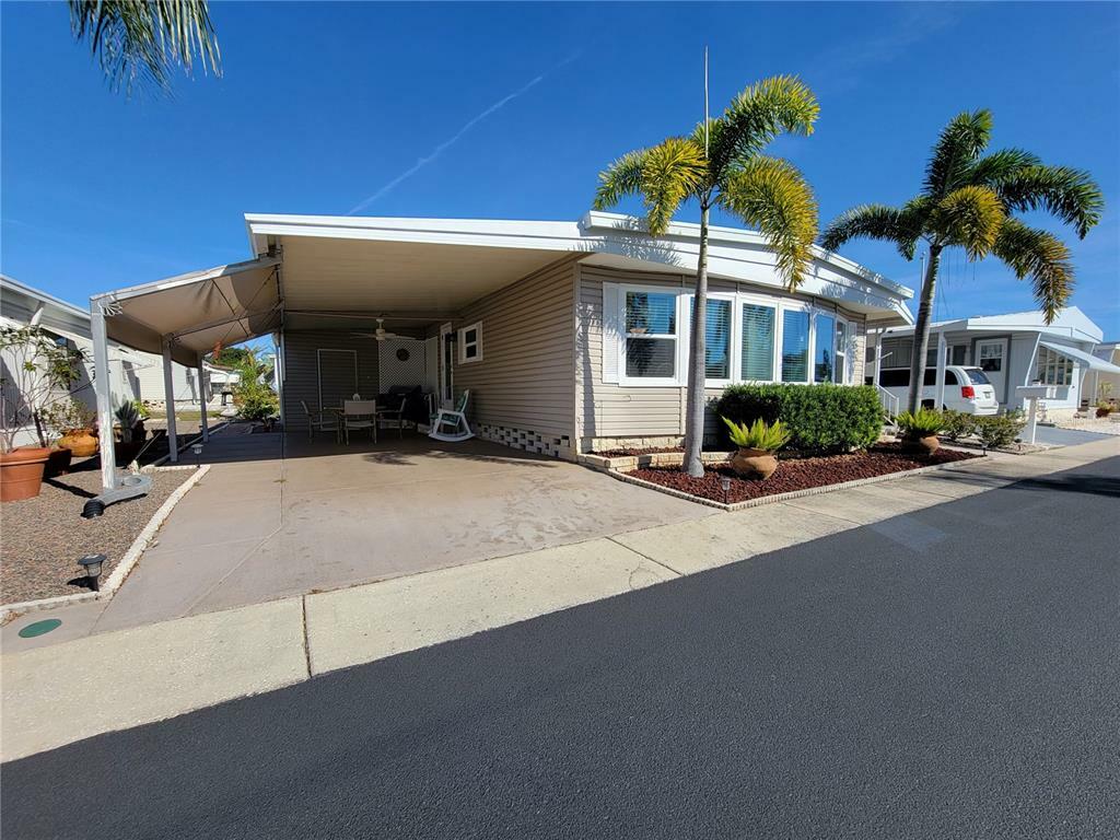 Property Photo: 3301 Alt 19 464 FL 34698