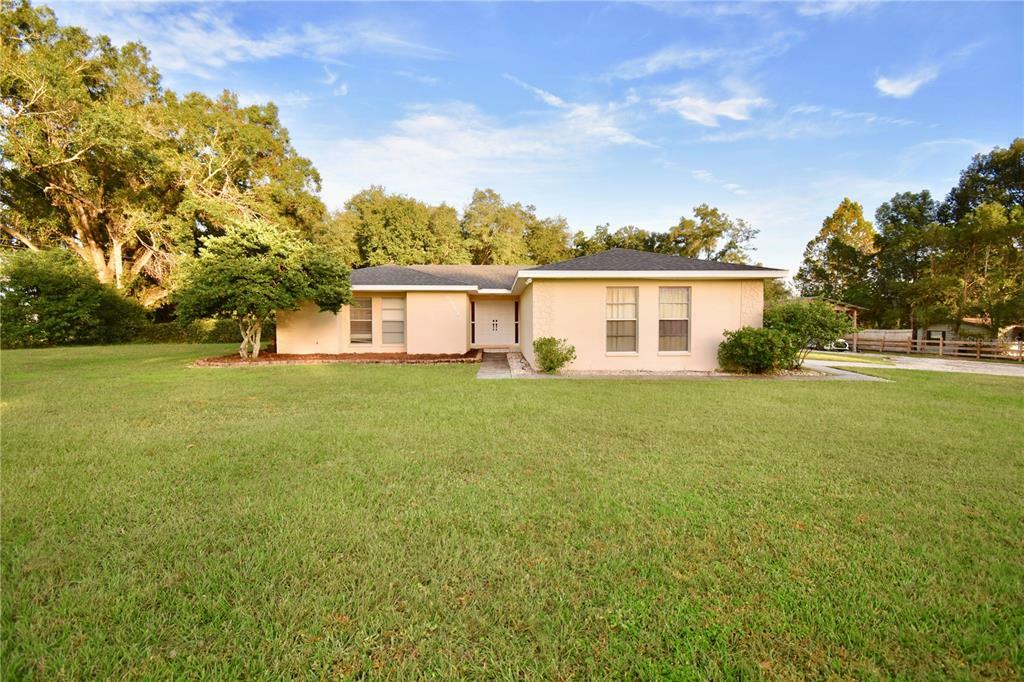 Property Photo:  8911 Clayton Lane  FL 33809 