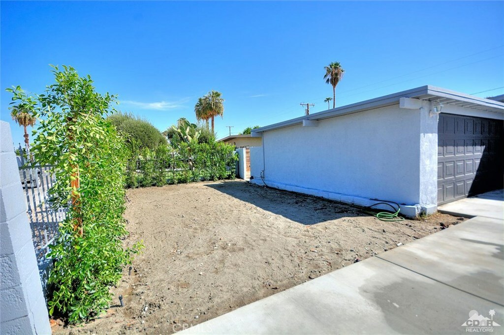 Property Photo:  31890 Avenida La Paloma  CA 92234 