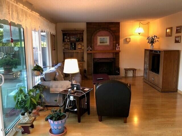 Property Photo: 354 Greenway Avenue CA 91320