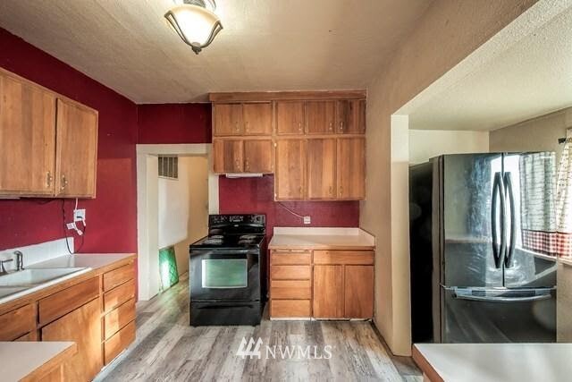 Property Photo: 209 SE Birch Avenue WA 99324